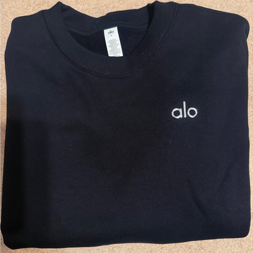 NWT: ALO Yoga Classic Black Crewneck Sweater - M